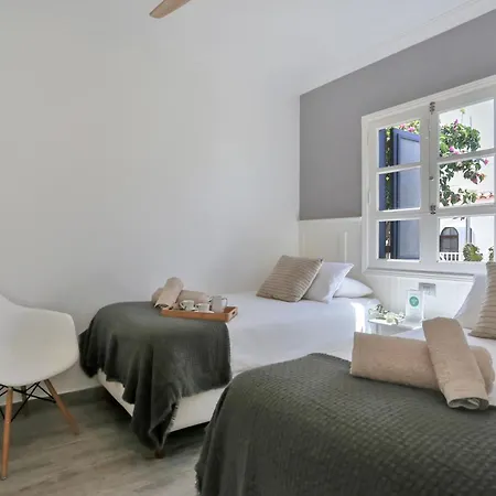 Granados 27 Beachfront Villa
