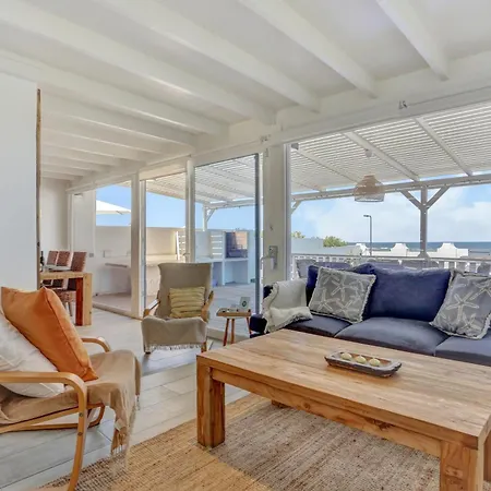 Granados 27 Beachfront Villa *