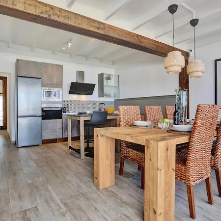Granados 27 Beachfront *